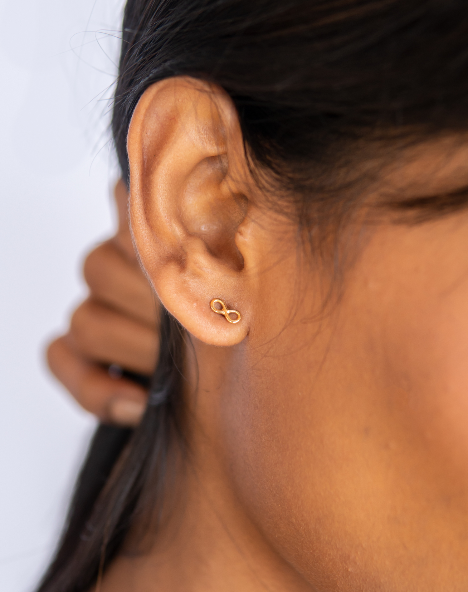 CARMEN Moissanite Stud Earring 14K Gold – La Nadia Jewels